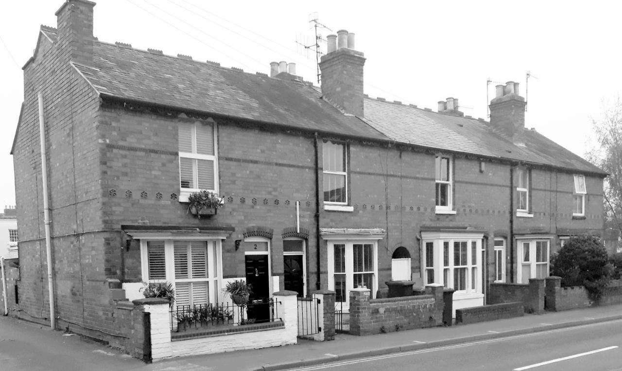Simpsons Cottage - Grove Road Cottages ستارتفورد أبون آفون المظهر الخارجي الصورة